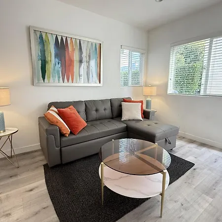 Muirfield Chic City Bungalow With Parking